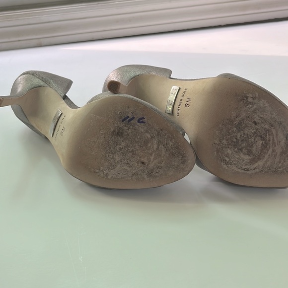 Badgley Mischka peep toe Pumps with jeweled buckle - Picture 8 of 9